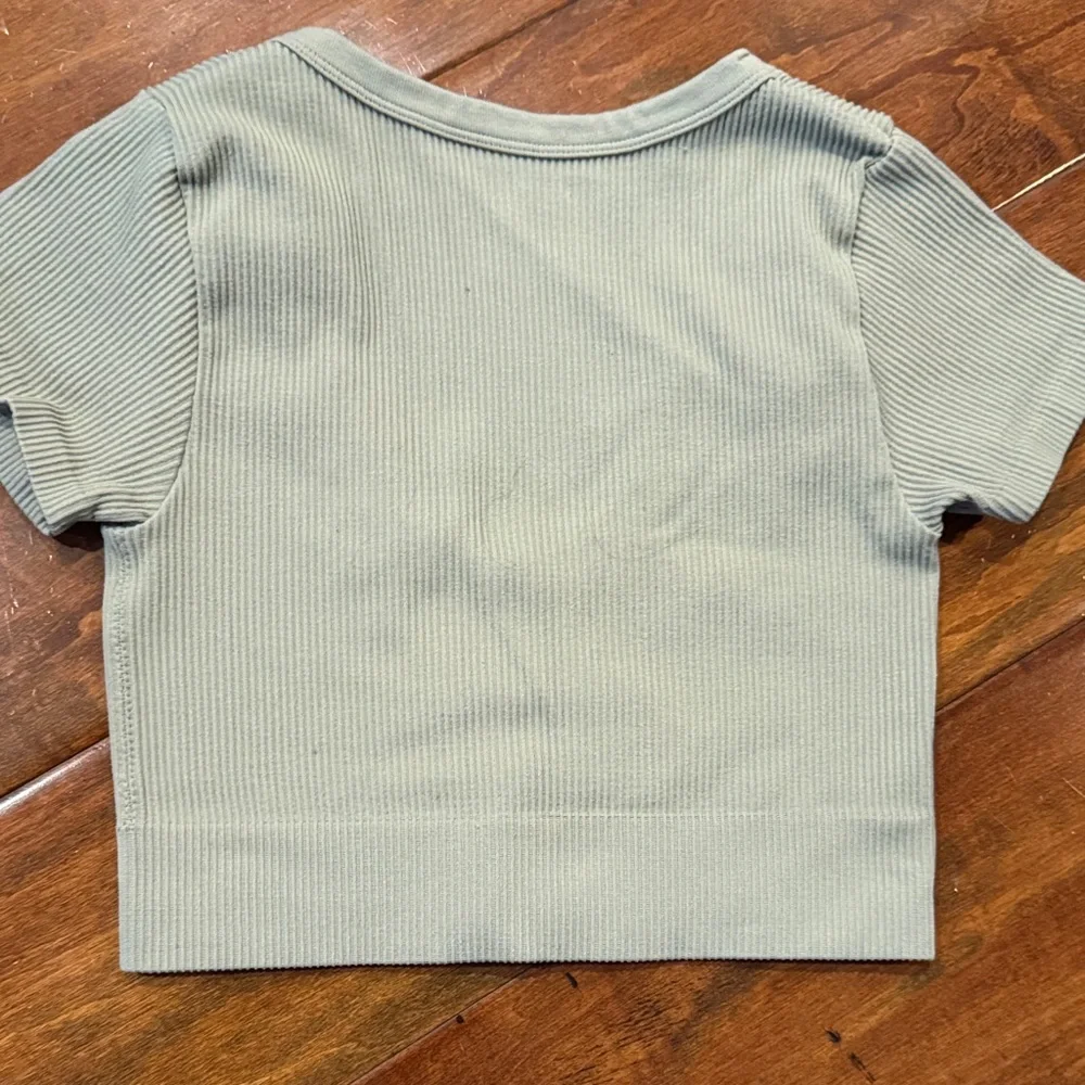 Garage Women's S Light Green/Sage Ribbed Crop Top - Picture 3 of 3